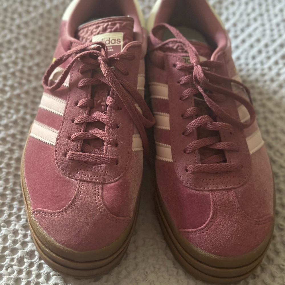 Adidas Women's Pink Sneakers